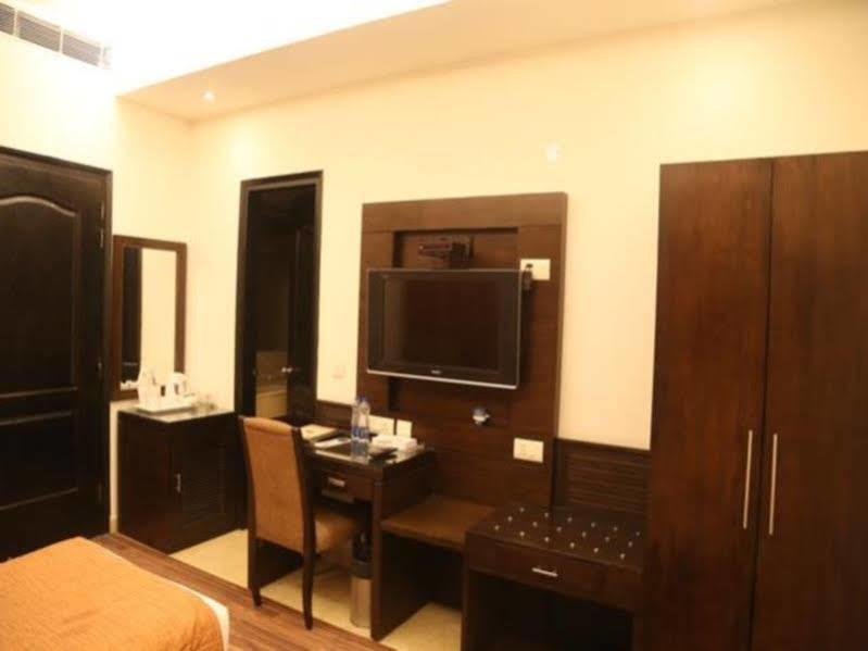 Jht Hotels นิวเดลี ภายนอก รูปภาพ